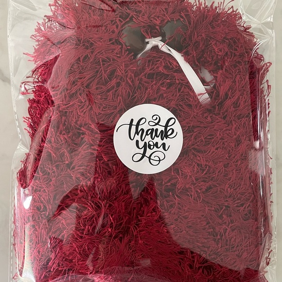 Hawaiian Eyelash lei - Picture 10 of 15